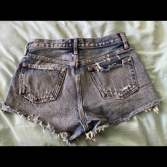 AGOLDE high waisted jean shorts
Size 24 - Picture 2 of 3